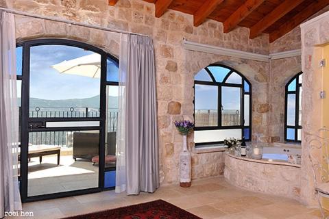 Hot tub, Old City Inn in Safed
