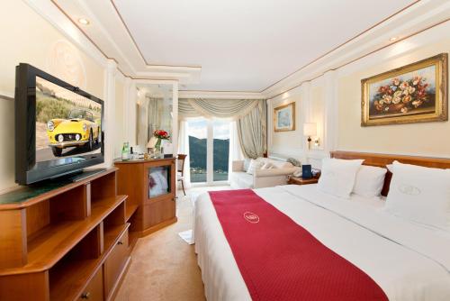 room detail thumbnail 1