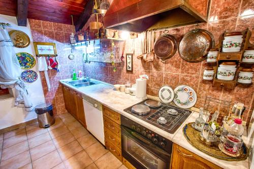 Royal Antique Apartment - image 10
