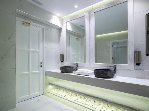 Dimitra Beach Hotel & Suites - image 2