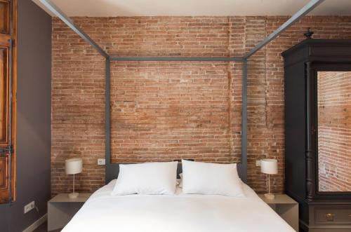 DestinationBCN Universitat Apartments