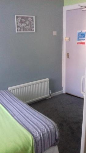 Elmfield - image 4