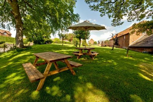 Dārzs, The Dovecote Inn in Laxton (Nottinghamshire)