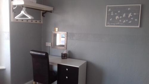 Superior Double Room image 7