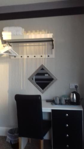 Elmfield - image 6