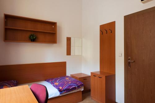 Roosevelt Hostel – Prague, PA
