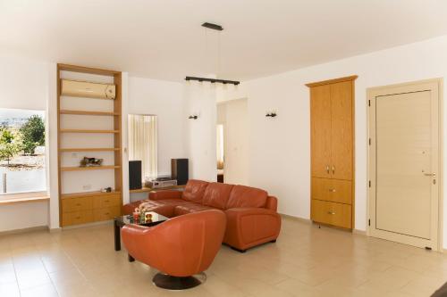 Eliofos Luxury Villa in Neokhorio