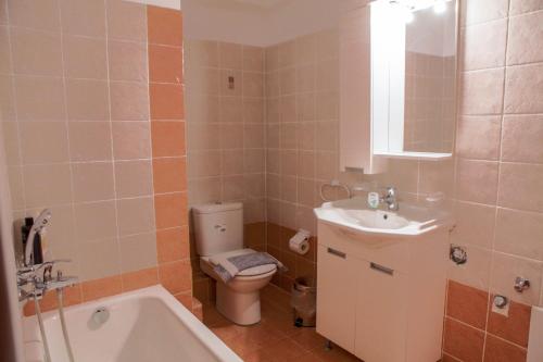 Lak Nirvana's Homes - image 11