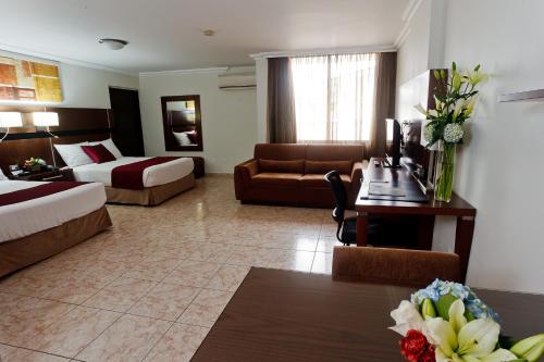 Premium Family Suite room in Hotel Coral Suites