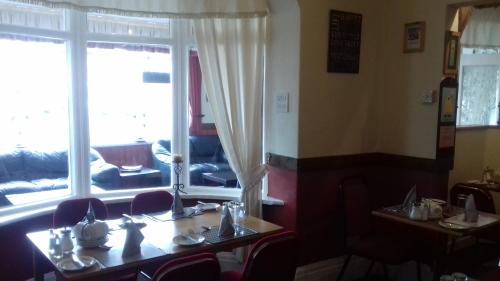 Elmfield - image 7