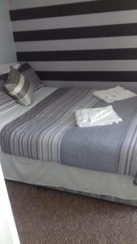 Compact Double Room image 2