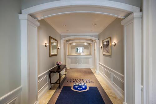 Lobby, Chateau Versailles near Atwater Market