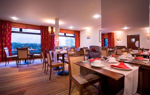 Restaurant, Best Western Plus Hostellerie Du Vallon in Trouville Sur Mer