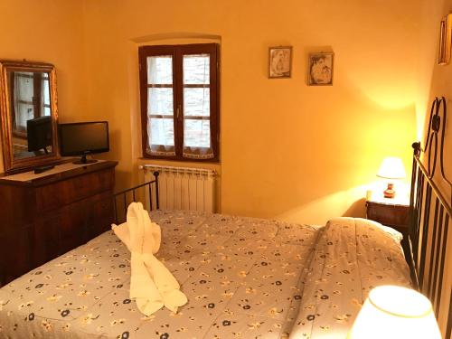 One-Bedroom Apartment image 4