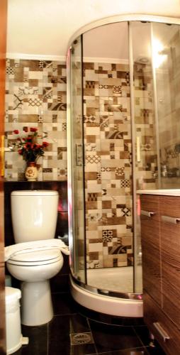Christina Rooms - image 11