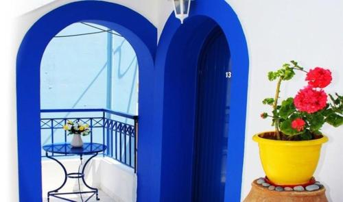 Psaras Apartments - main image