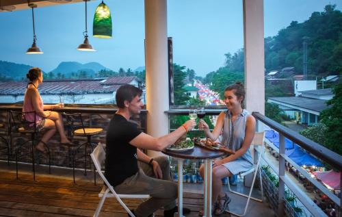 Étterem, Indigo House Hotel near Wat Nong Sikhounmuang