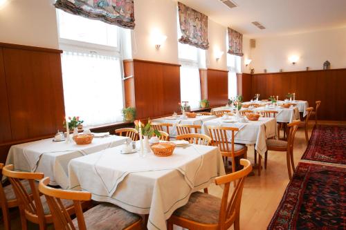餐廳, 小鹿酒店 (Hotel Hirschen) in 阿爾特施塔特