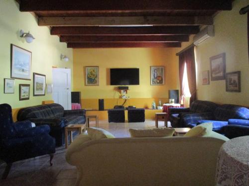 Shared lounge/TV area, Van Rhyn Guest House in Vanrhynsdorp