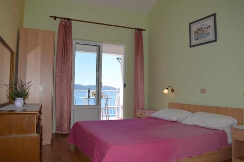  Apartments Majstrovic in Živogošće
