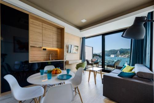 Executive One-Bedroom Apartment with Terrace and Sea View