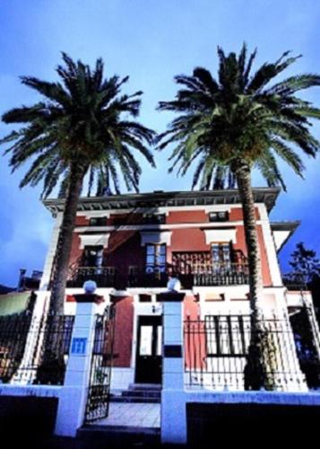  Casa de Indianos Don Tomás, Pension in Nueva de Llanes