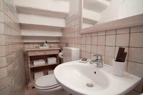 Bathroom, Corte Alta Verona in Poiano