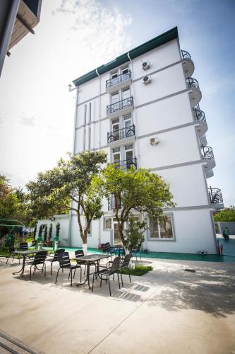 Beach House Hotel