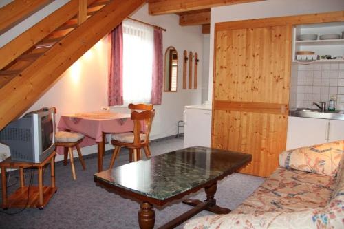 One-Bedroom Apartment - Annex