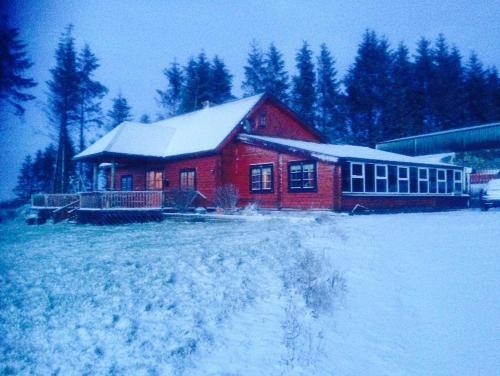Log House Hideaway