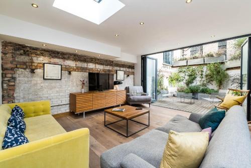 Stunning 3bd Flat Shoreditch With Hidden Garden, , London