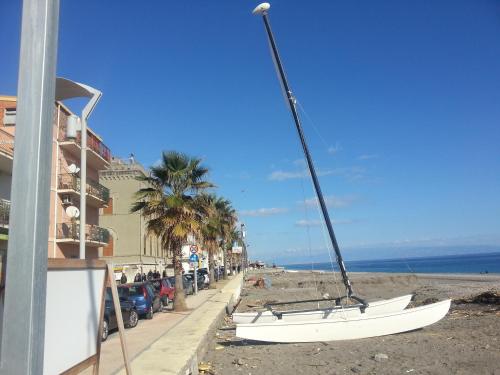 Appartamento di pregio In Piazza Durante Letojanni Taormina