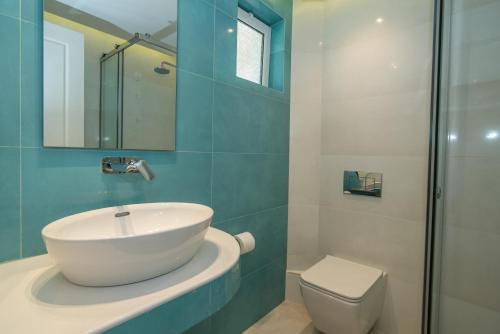Edelweiss Hotel - image 12