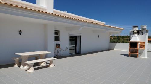 บริการและสิ่งอำนวยความสะดวก, Castelos da Rocha in ปอร์ติเมา ทาวน์ เซ็นเตอร์