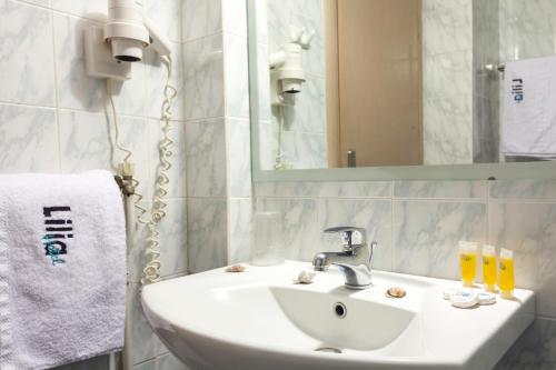 Lilia Hotel - image 6
