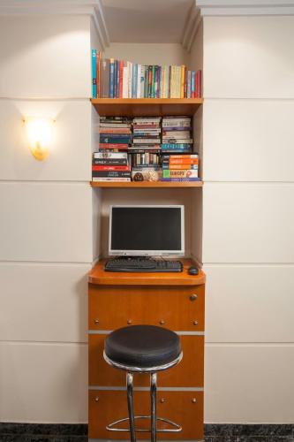 Lilia Hotel - image 8