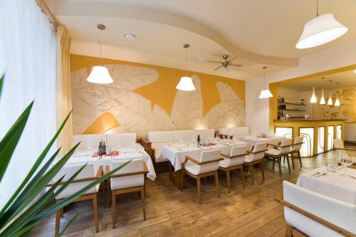 Hotel Art - image 12