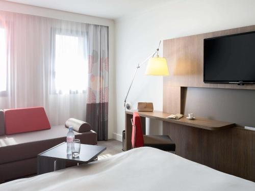 room detail thumbnail 1