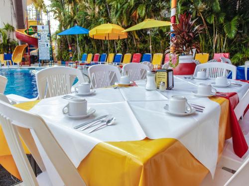 Restaurant, Sands Acapulco Hotel & Bungalows in Acapulco City Center