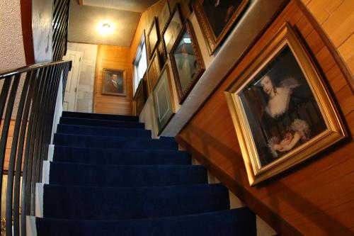 Expected Inn - image 4