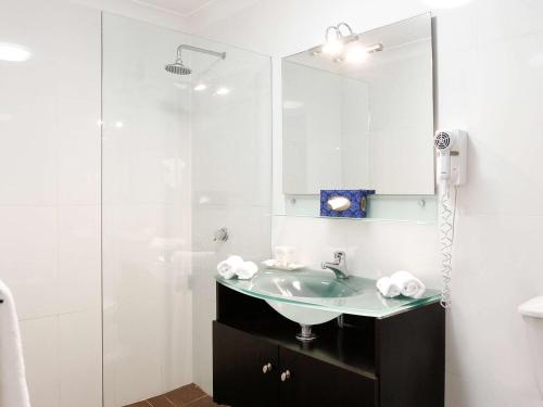 Ramada Hotel & Suites by Wyndham Cabramatta - image 8