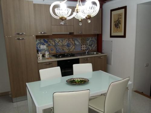 Bếp, La casetta di Tilde in Termini Imerese