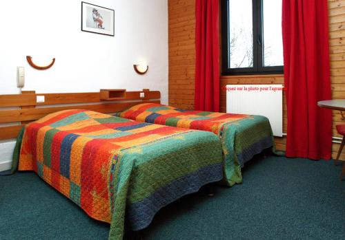 2 twin beds