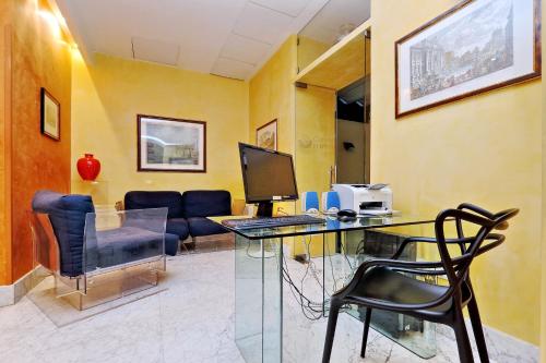 Hotel Camelia - image 8