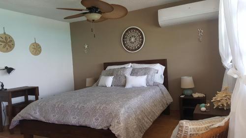 Guestroom, Condominium Playa Azul 1 in Luquillo