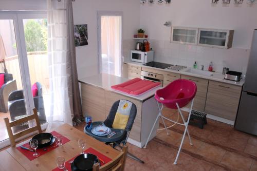 Kitchen, Coeur de Frejus, L'AMPHITHEATRE, appartement 3 pieces climatise, terrasse, barbecue, piscine & parki near Théâtre Romain
