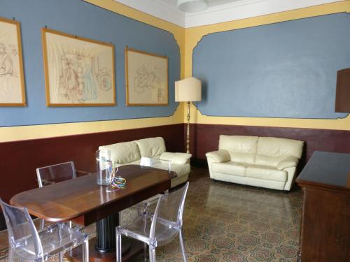 Koplietošanas atpūtas telpa ar TV, B&B Porta della Terra in Militello in Val di Catania