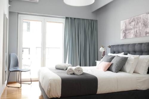 Bright Flat near the Acropolis by UPSTREET - image 8