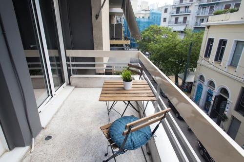 Bright Flat near the Acropolis by UPSTREET - image 14