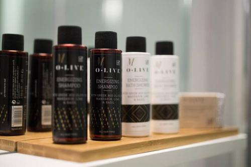 Bright Flat near the Acropolis by UPSTREET - image 10